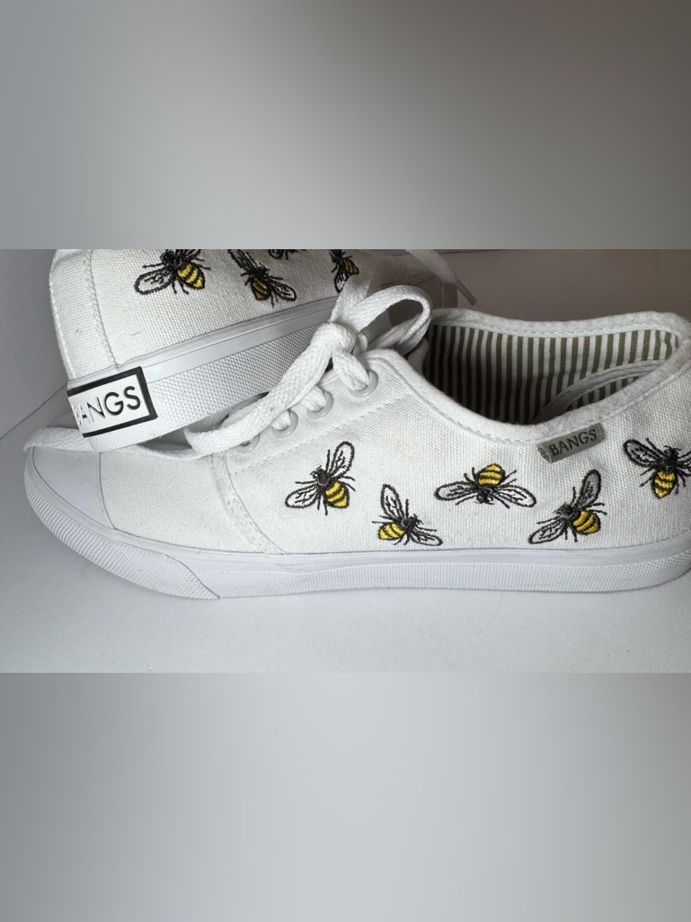 BANGS adorable Honey Bee Low Top sneakers in excellent condition. Size 7